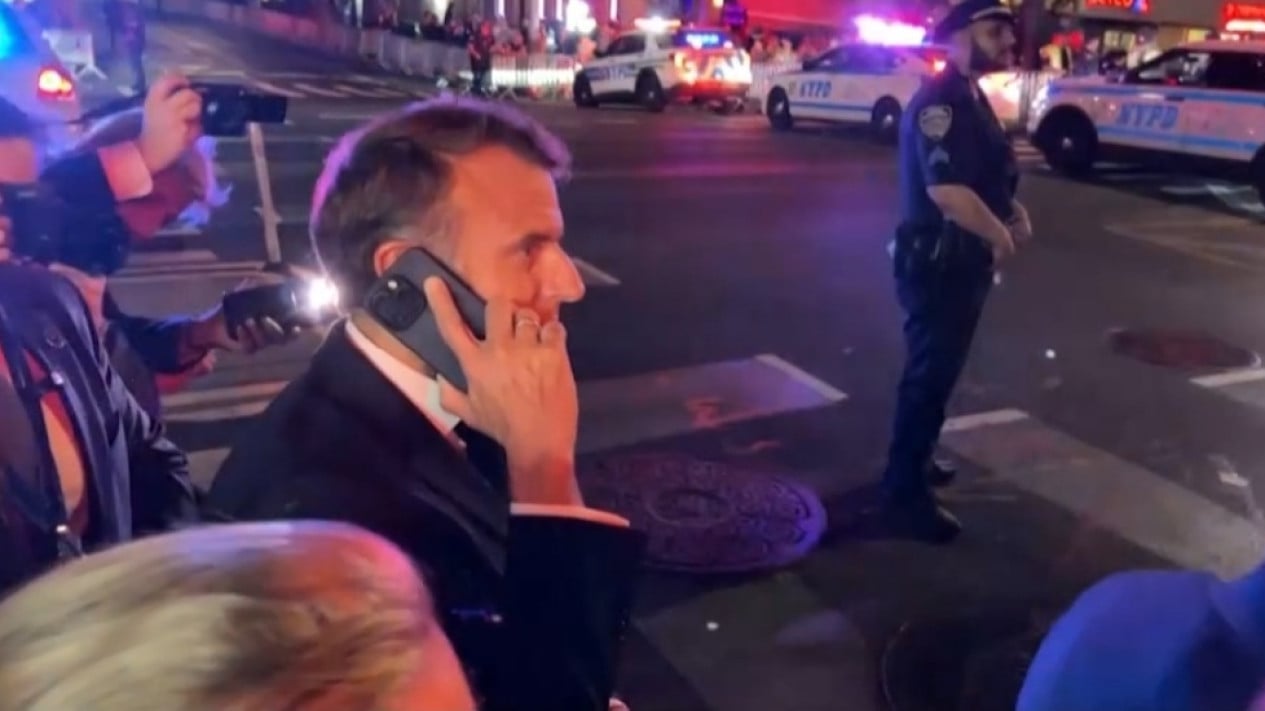 Macron Terjebak Iring-Iringan Trump, Jalan Kaki di New York